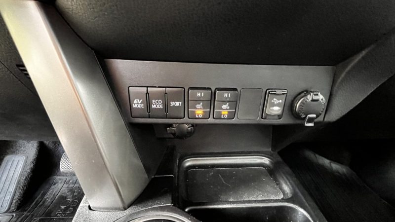 TOYOTA RAV4 197 HYBRIDE Black Edition CVT 2018