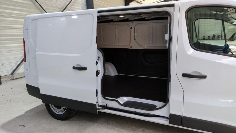 Renault Trafic fourgon nouveau L2h1 3t blue dci 150 auto extra + plancher bois + radars av