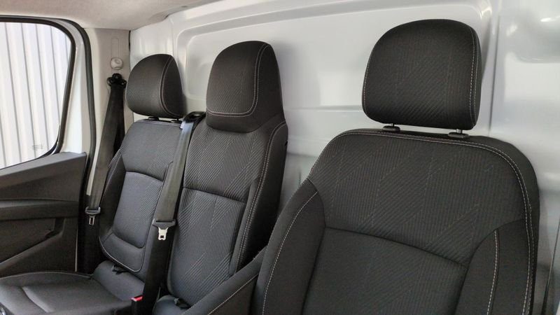 Renault Trafic fourgon nouveau L2h1 3t blue dci 150 auto extra + plancher bois + radars av