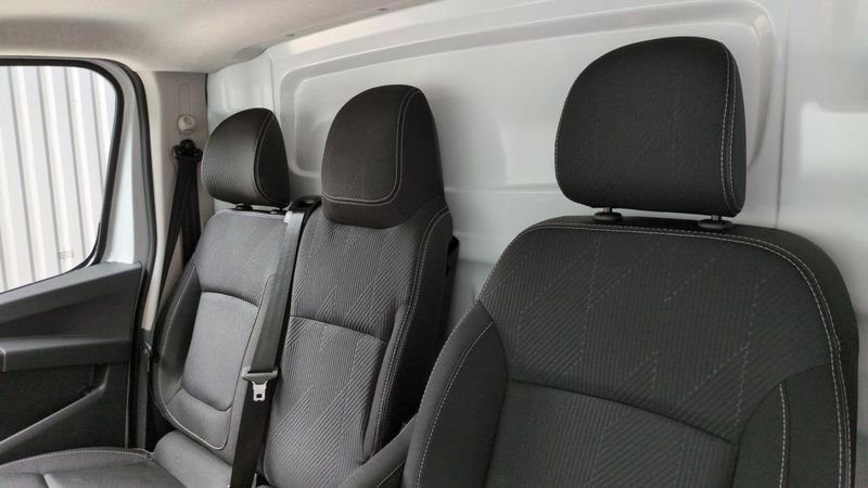Renault Trafic fourgon nouveau L2h1 3t blue dci 170 auto extra + plancher bois + radars av