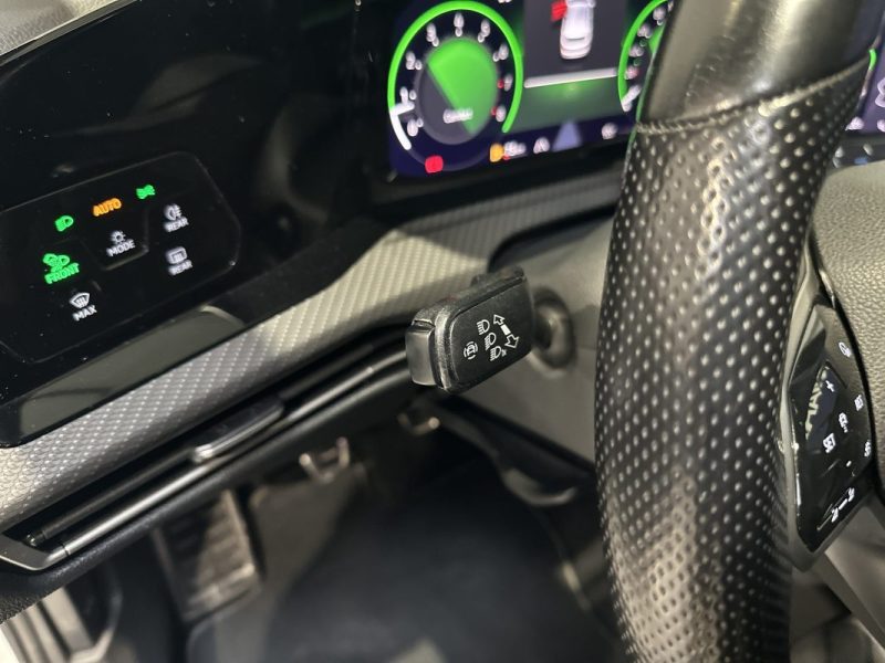 VOLKSWAGEN GOLF 8 1.5 TSI 130ch R-LINE - CAMERA 