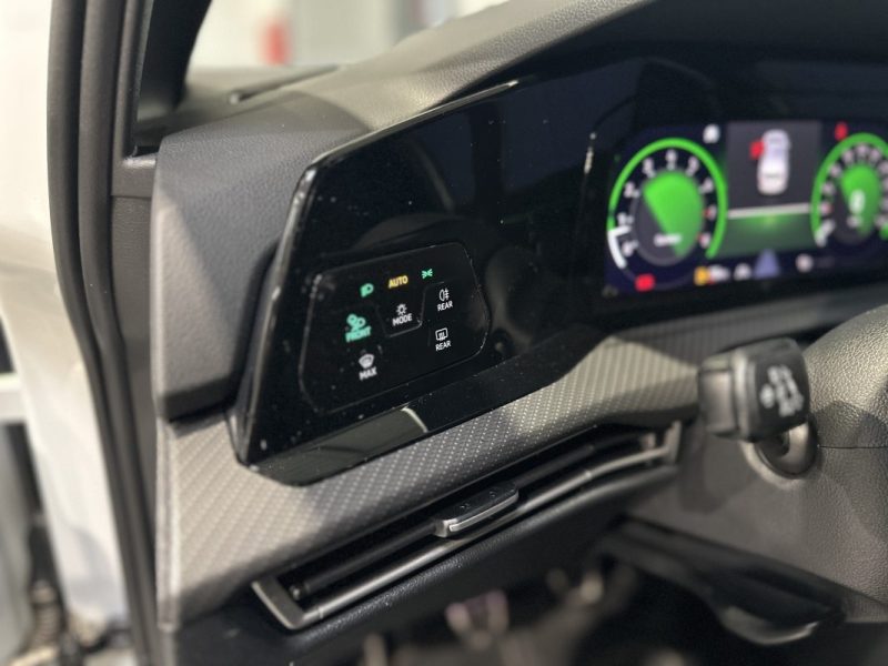 VOLKSWAGEN GOLF 8 1.5 TSI 130ch R-LINE - CAMERA 