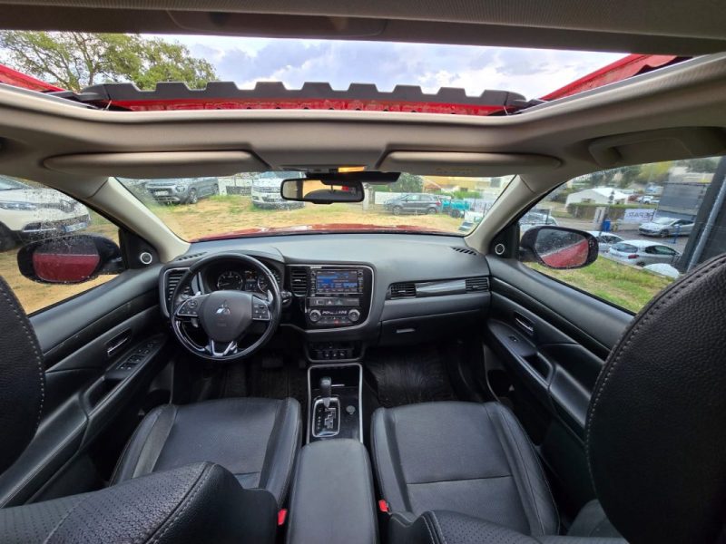 MITSUBISHI OUTLANDER 2.2 DI-D 150CH INTENSE NAVI 4WD BVA 7 PLACES 2017