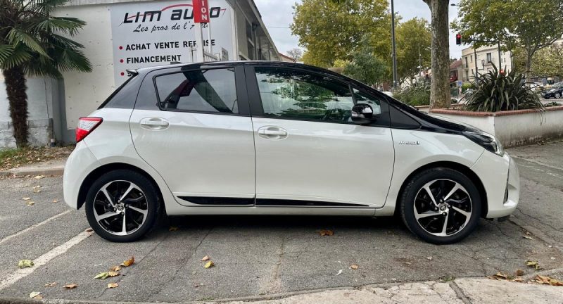 TOYOTA YARIS III  1.5 HYBRID 100H COLLECTION **1ÈRE MAIN** 