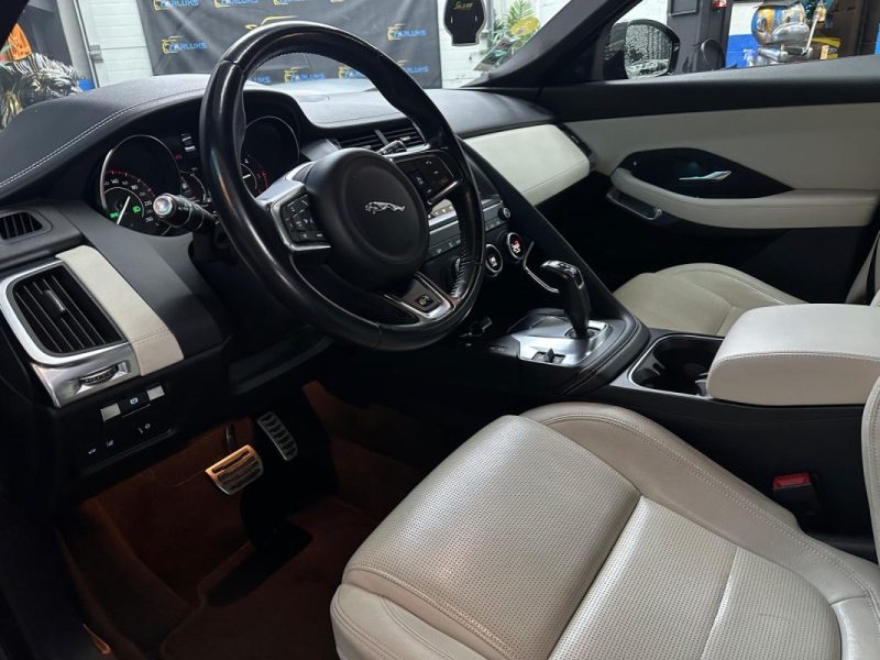 JAGUAR E-PACE D180 2.0 180 cv AWD R-Dynamic