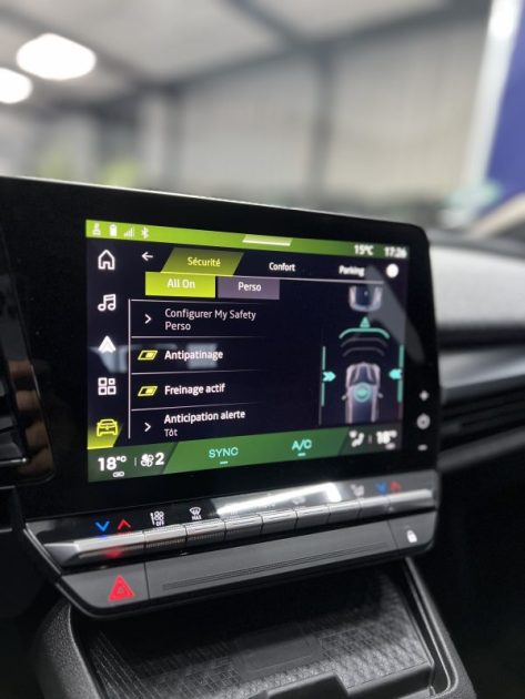 RENAULT MEGANE E-TECH ELECTRIC 130 EQUILIBRE AUTONOMIE URBAINE 40KWH 2024