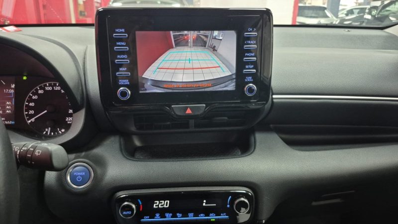 TOYOTA YARIS BERLINE 116H DYNAMIC BUSINESS/1 ERE MAIN/TVA RECUP 2022