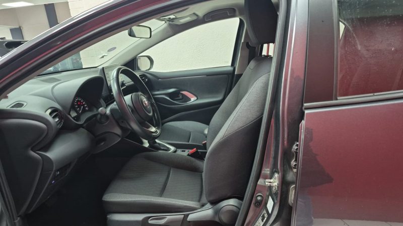 TOYOTA YARIS BERLINE 116H DYNAMIC BUSINESS/1 ERE MAIN/TVA RECUP 2022