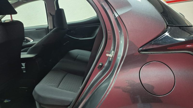 TOYOTA YARIS BERLINE 116H DYNAMIC BUSINESS/1 ERE MAIN/TVA RECUP 2022