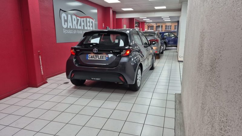 TOYOTA YARIS BERLINE 116H DYNAMIC BUSINESS/1 ERE MAIN/TVA RECUP 2022