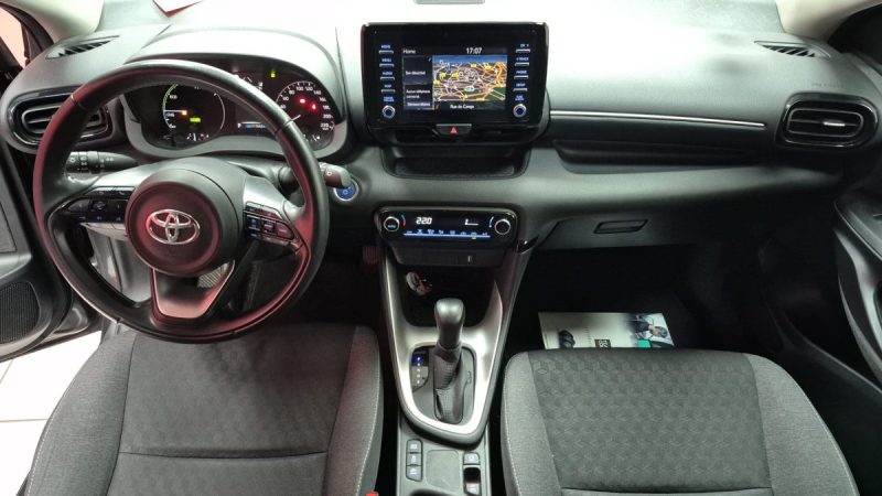TOYOTA YARIS BERLINE 116H DYNAMIC BUSINESS/1 ERE MAIN/TVA RECUP 2022