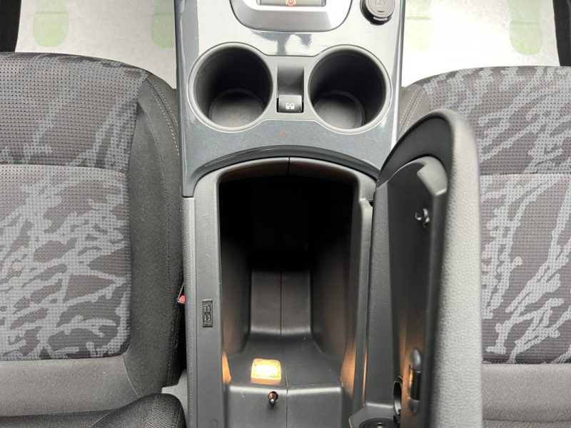 PEUGEOT 3008 PREMIUM 1.6 Hdi 110 1ERE MAIN TOIT PANORAMIQUE GPS AFFICHAGE TETE HAUTE - GARANTIE 1 AN