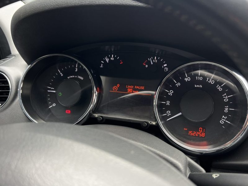 PEUGEOT 3008 PREMIUM 1.6 Hdi 110 1ERE MAIN TOIT PANORAMIQUE GPS AFFICHAGE TETE HAUTE - GARANTIE 1 AN