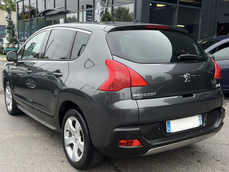 PEUGEOT 3008 PREMIUM 1.6 Hdi 110 1ERE MAIN TOIT PANORAMIQUE GPS AFFICHAGE TETE HAUTE - GARANTIE 1 AN