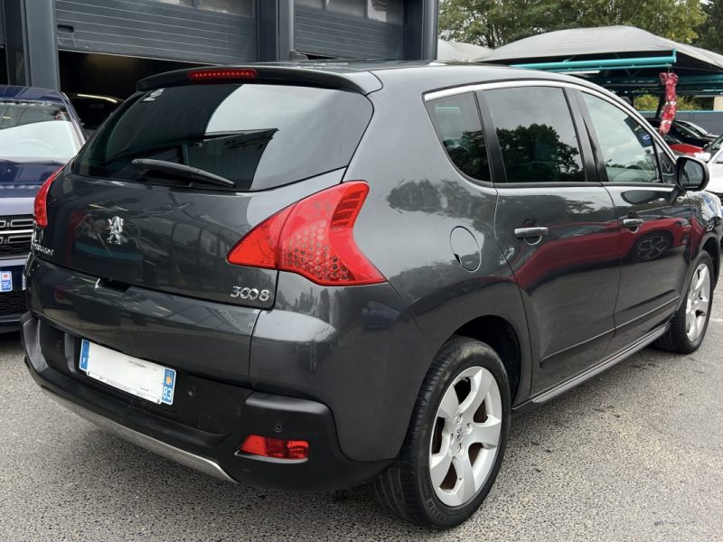 PEUGEOT 3008 PREMIUM 1.6 Hdi 110 1ERE MAIN TOIT PANORAMIQUE GPS AFFICHAGE TETE HAUTE - GARANTIE 1 AN