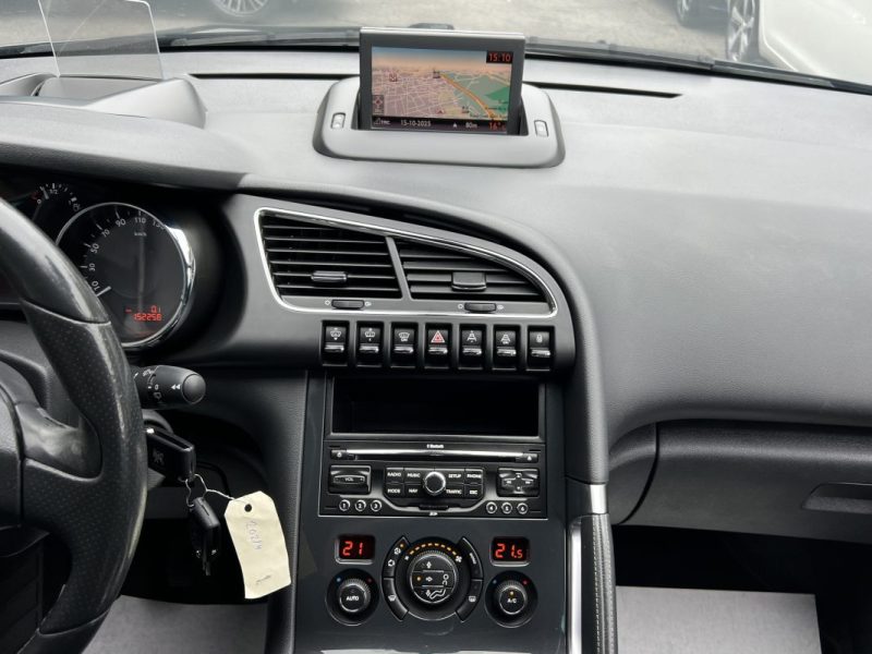 PEUGEOT 3008 PREMIUM 1.6 Hdi 110 1ERE MAIN TOIT PANORAMIQUE GPS AFFICHAGE TETE HAUTE - GARANTIE 1 AN