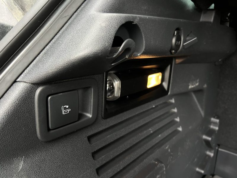 PEUGEOT 3008 PREMIUM 1.6 Hdi 110 1ERE MAIN TOIT PANORAMIQUE GPS AFFICHAGE TETE HAUTE - GARANTIE 1 AN