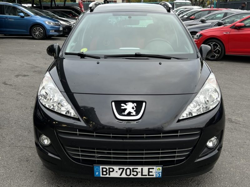 PEUGEOT 207 PHASE 2 SW / BREAK SERIE 64 1.6 HDI 92 Cv 1ERE MAIN / TOIT PANO ATTELAGE - GARANTIE 1 AN