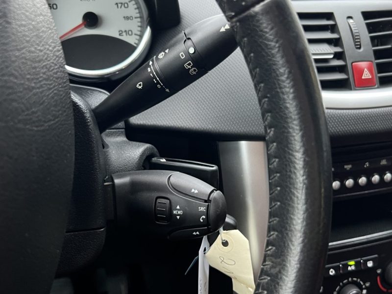 PEUGEOT 207 PHASE 2 SW / BREAK SERIE 64 1.6 HDI 92 Cv 1ERE MAIN / TOIT PANO ATTELAGE - GARANTIE 1 AN