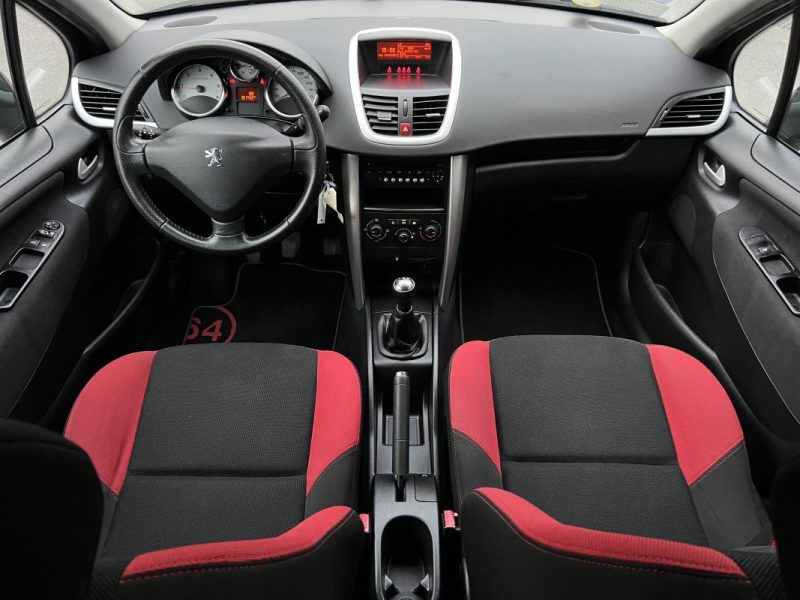 PEUGEOT 207 PHASE 2 SW / BREAK SERIE 64 1.6 HDI 92 Cv 1ERE MAIN / TOIT PANO ATTELAGE - GARANTIE 1 AN