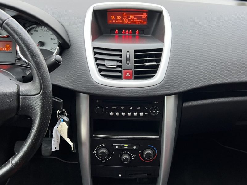 PEUGEOT 207 PHASE 2 SW / BREAK SERIE 64 1.6 HDI 92 Cv 1ERE MAIN / TOIT PANO ATTELAGE - GARANTIE 1 AN