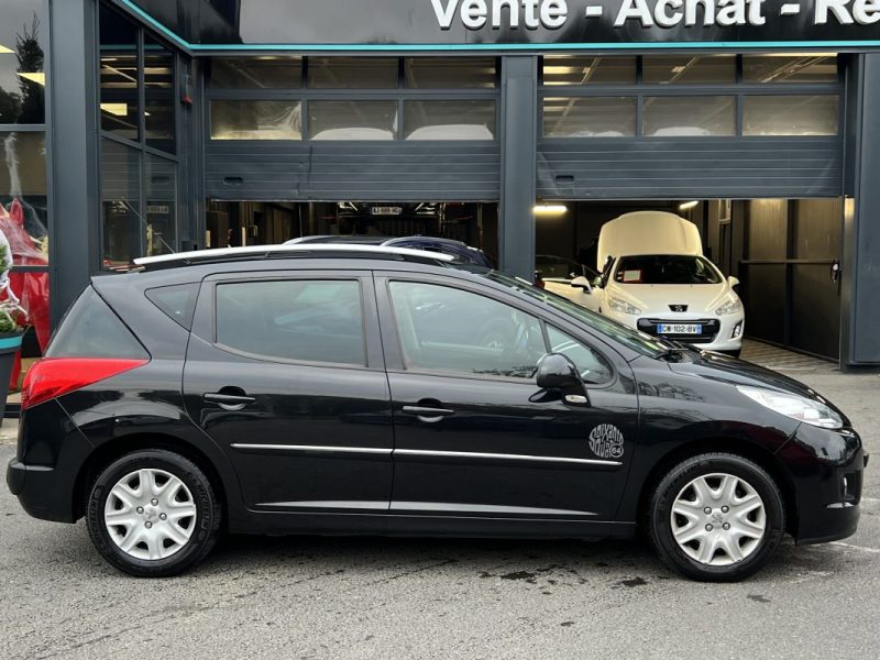 PEUGEOT 207 PHASE 2 SW / BREAK SERIE 64 1.6 HDI 92 Cv 1ERE MAIN / TOIT PANO ATTELAGE - GARANTIE 1 AN
