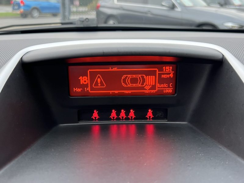 PEUGEOT 207 PHASE 2 SW / BREAK SERIE 64 1.6 HDI 92 Cv 1ERE MAIN / TOIT PANO ATTELAGE - GARANTIE 1 AN