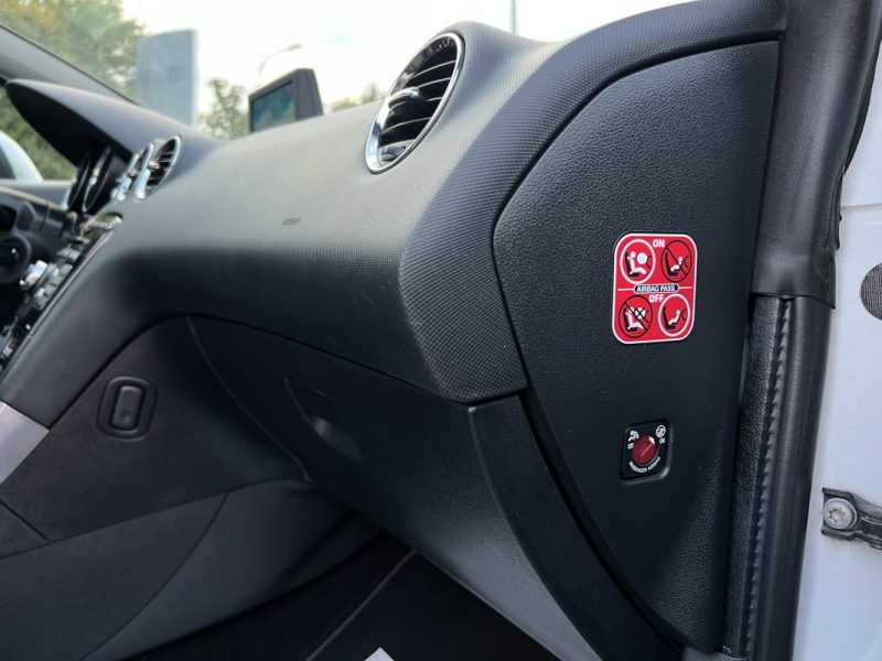 PEUGEOT 308 CC CABRIOLET PHASE 2 FELINE 2.0 HDI 163 BOITE AUTO CUIR GPS CRIT AIR 2 - Garantie 1 an