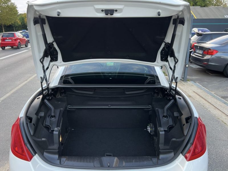 PEUGEOT 308 CC CABRIOLET PHASE 2 FELINE 2.0 HDI 163 BOITE AUTO CUIR GPS CRIT AIR 2 - Garantie 1 an