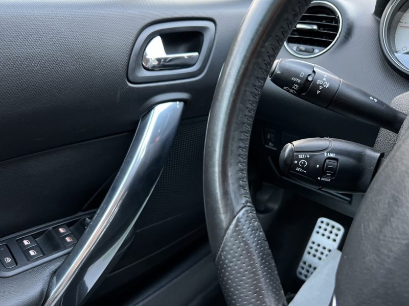 PEUGEOT 308 CC CABRIOLET PHASE 2 FELINE 2.0 HDI 163 BOITE AUTO CUIR GPS CRIT AIR 2 - Garantie 1 an