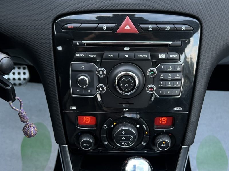 PEUGEOT 308 CC CABRIOLET PHASE 2 FELINE 2.0 HDI 163 BOITE AUTO CUIR GPS CRIT AIR 2 - Garantie 1 an