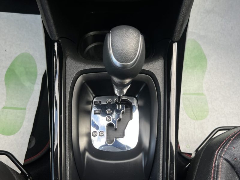 PEUGEOT 2008 (2) FELINE 1.2 110 1ERE MAIN BOITE AUTO CUIR ATTELAGE APPLE & ANDROID - GARANTIE 1 AN