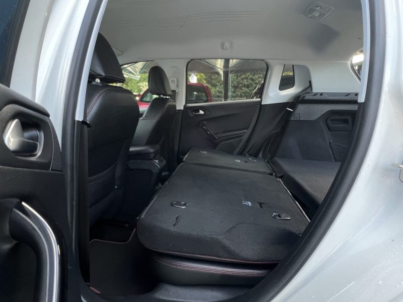 PEUGEOT 2008 (2) FELINE 1.2 110 1ERE MAIN BOITE AUTO CUIR ATTELAGE APPLE & ANDROID - GARANTIE 1 AN