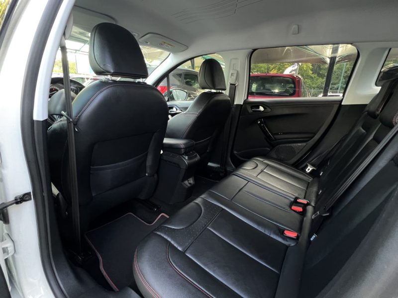 PEUGEOT 2008 (2) FELINE 1.2 110 1ERE MAIN BOITE AUTO CUIR ATTELAGE APPLE & ANDROID - GARANTIE 1 AN