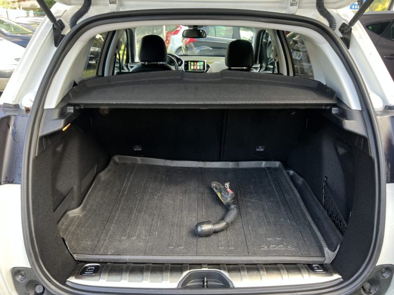 PEUGEOT 2008 (2) FELINE 1.2 110 1ERE MAIN BOITE AUTO CUIR ATTELAGE APPLE & ANDROID - GARANTIE 1 AN