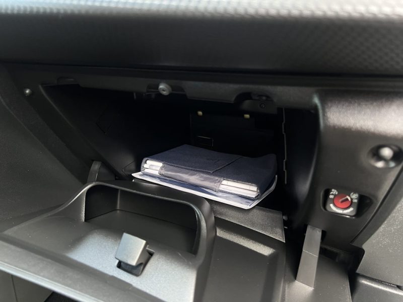 PEUGEOT 2008 (2) FELINE 1.2 110 1ERE MAIN BOITE AUTO CUIR ATTELAGE APPLE & ANDROID - GARANTIE 1 AN