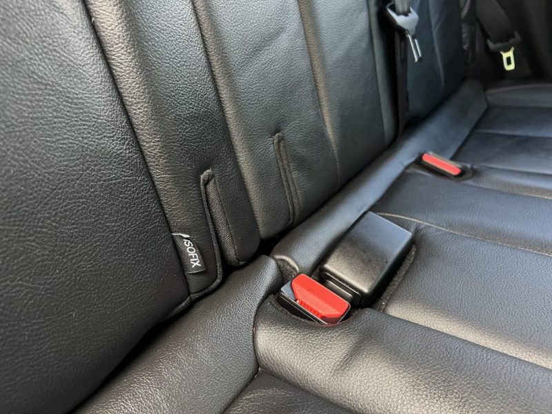 PEUGEOT 2008 (2) FELINE 1.2 110 1ERE MAIN BOITE AUTO CUIR ATTELAGE APPLE & ANDROID - GARANTIE 1 AN