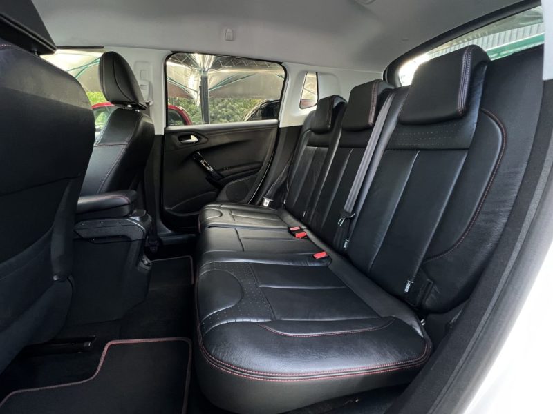 PEUGEOT 2008 (2) FELINE 1.2 110 1ERE MAIN BOITE AUTO CUIR ATTELAGE APPLE & ANDROID - GARANTIE 1 AN