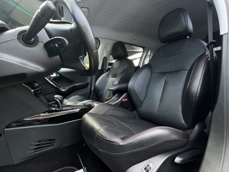 PEUGEOT 2008 (2) FELINE 1.2 110 1ERE MAIN BOITE AUTO CUIR ATTELAGE APPLE & ANDROID - GARANTIE 1 AN