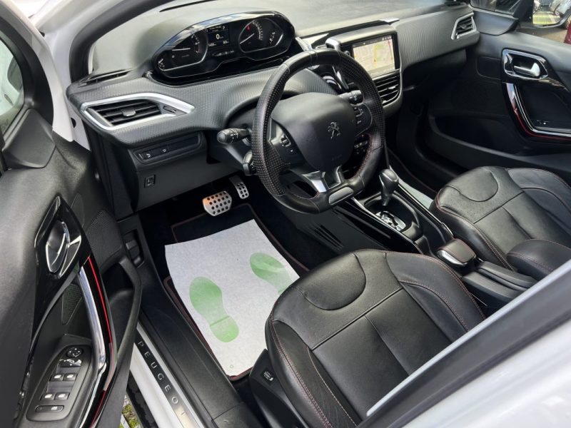 PEUGEOT 2008 (2) FELINE 1.2 110 1ERE MAIN BOITE AUTO CUIR ATTELAGE APPLE & ANDROID - GARANTIE 1 AN