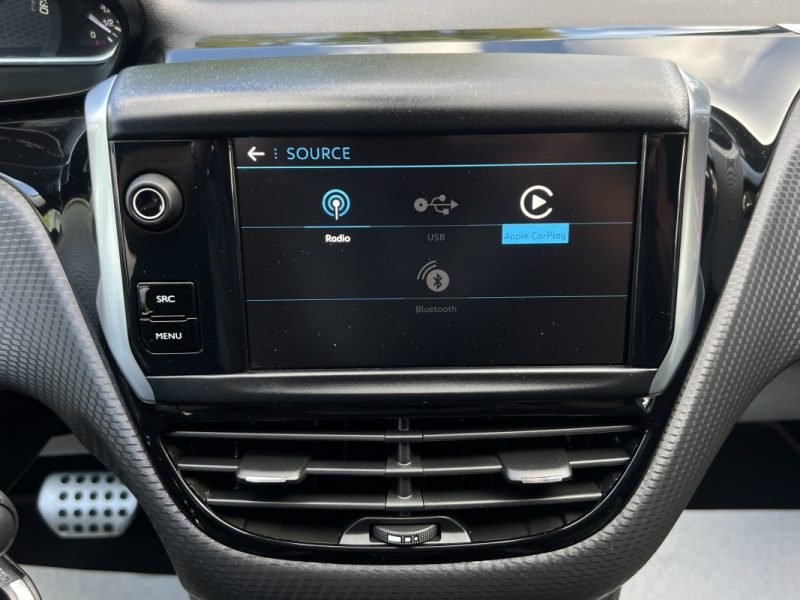 PEUGEOT 2008 (2) FELINE 1.2 110 1ERE MAIN BOITE AUTO CUIR ATTELAGE APPLE & ANDROID - GARANTIE 1 AN