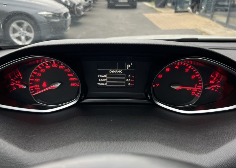 PEUGEOT 308 II PHASE 2 TECH EDITION 1.2 130 Cv BOITE AUTO 12 200 Kms APPLE & ANDROID - GARANTIE 1 AN