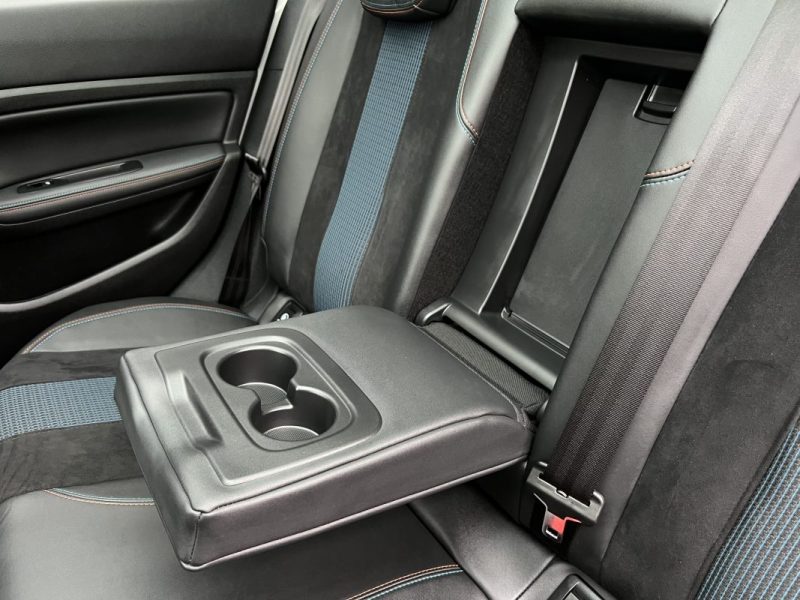 PEUGEOT 308 II PHASE 2 TECH EDITION 1.2 130 Cv BOITE AUTO 12 200 Kms APPLE & ANDROID - GARANTIE 1 AN