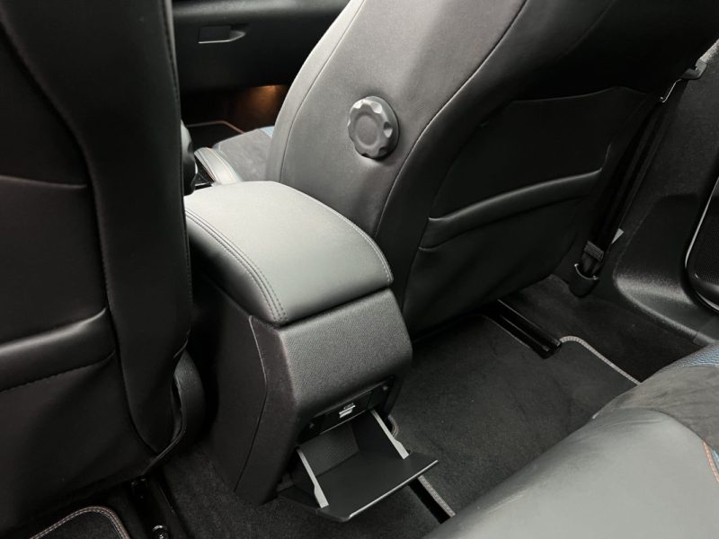 PEUGEOT 308 II PHASE 2 TECH EDITION 1.2 130 Cv BOITE AUTO 12 200 Kms APPLE & ANDROID - GARANTIE 1 AN