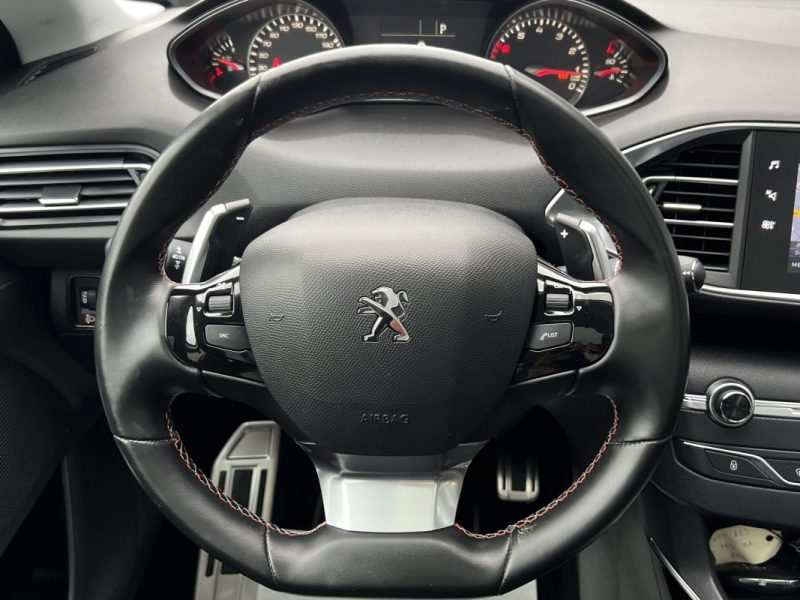 PEUGEOT 308 II PHASE 2 TECH EDITION 1.2 130 Cv BOITE AUTO 12 200 Kms APPLE & ANDROID - GARANTIE 1 AN