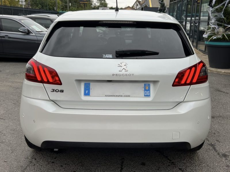 PEUGEOT 308 II PHASE 2 TECH EDITION 1.2 130 Cv BOITE AUTO 12 200 Kms APPLE & ANDROID - GARANTIE 1 AN