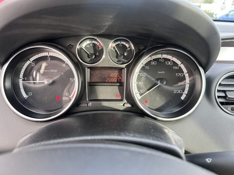 PEUGEOT 308 1.6 E-HDI112 FAP BUSINESS PACK - PREMIERE MAIN 