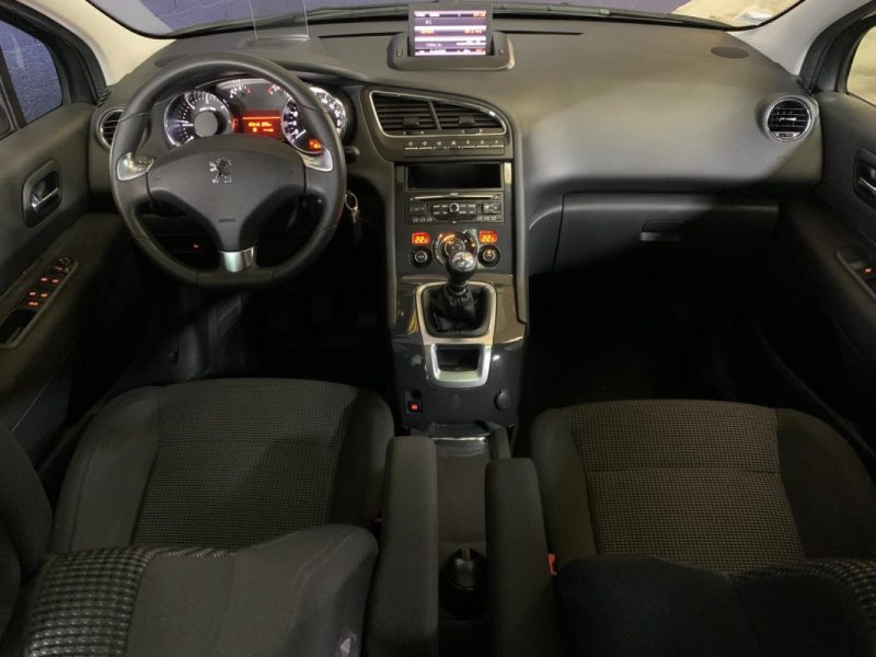 PEUGEOT 5008 2.0 HDI 150 7PLACES PREMIUM PACK ALLURE BVM6 - TOIT PANORAMIQUE - 132 000 KM - DISTRIB 