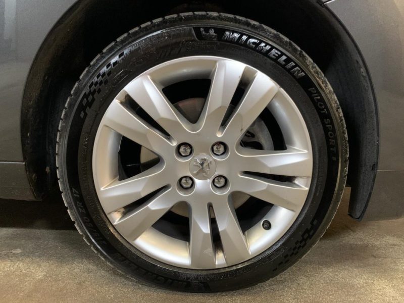 PEUGEOT 5008 2.0 HDI 150 7PLACES PREMIUM PACK ALLURE BVM6 - TOIT PANORAMIQUE - 132 000 KM - DISTRIB 