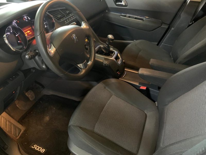PEUGEOT 5008 2.0 HDI 150 7PLACES PREMIUM PACK ALLURE BVM6 - TOIT PANORAMIQUE - 132 000 KM - DISTRIB 